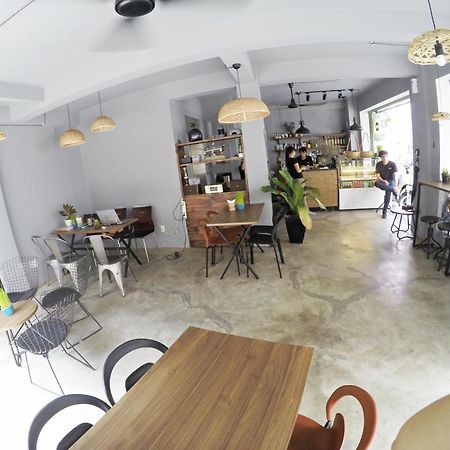 Happy Coffee Guesthouse โฮจิมินห์ซิตี้ ภายนอก รูปภาพ
